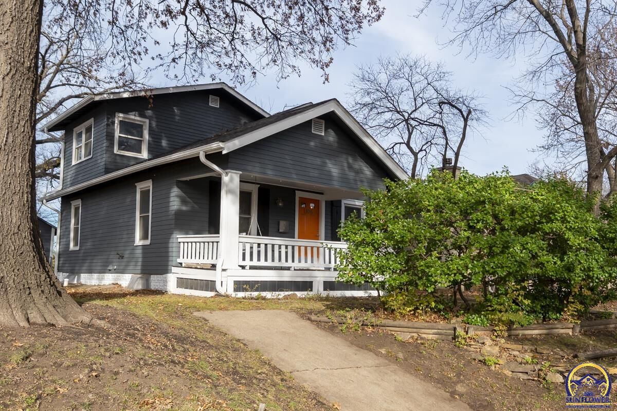 Property Photo: 1306 NW Grove Ave KS 66606