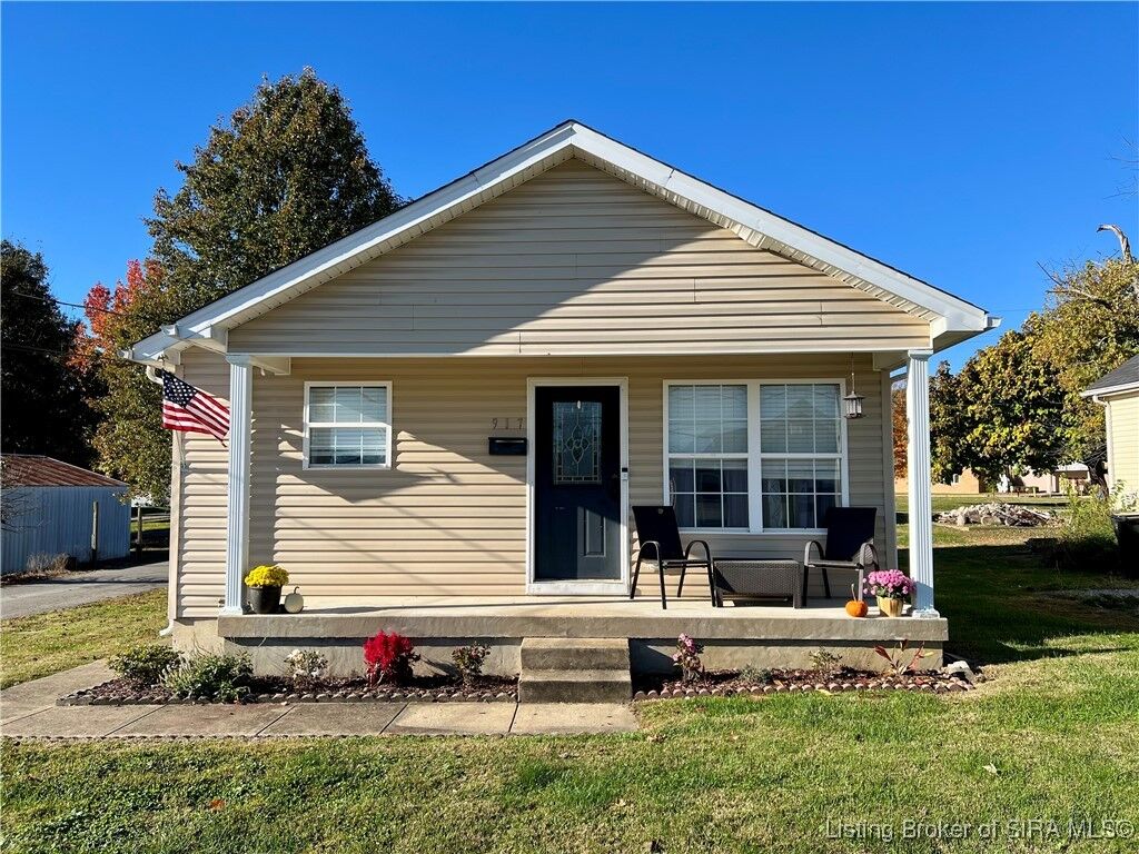 Property Photo: 917 Valley View Road IN 47150