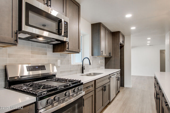 Property Photo: 5417 E 8th Street AZ 85711