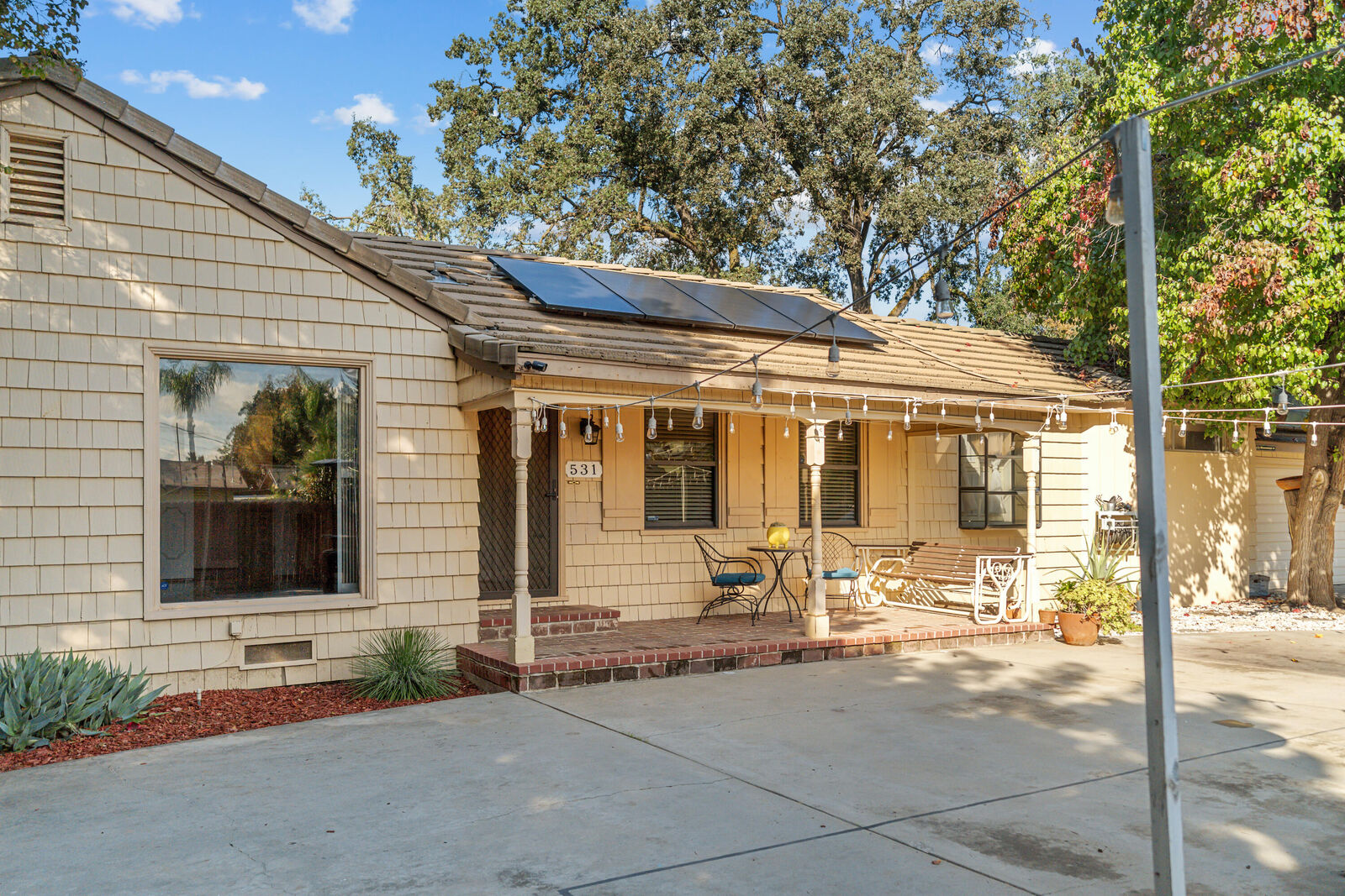 Property Photo: 531 E Walnut Street CA 93221