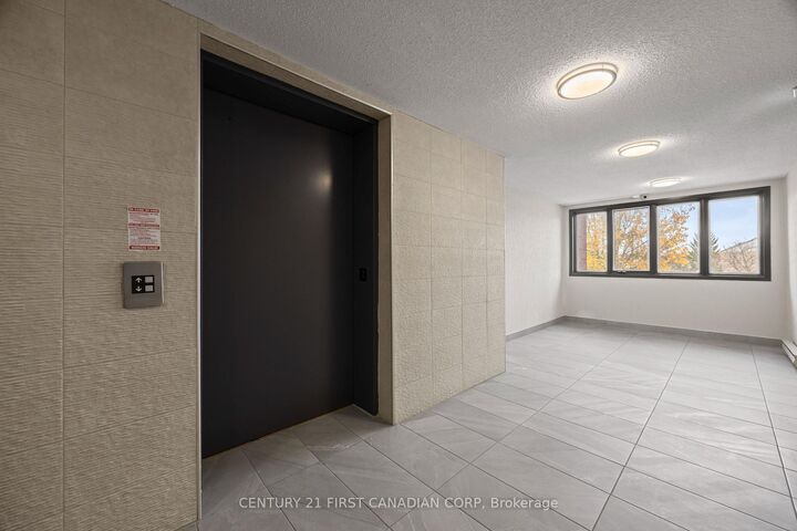 Photo de la propriété: 2228 Trafalgar Street 208 ON N5V 4J8