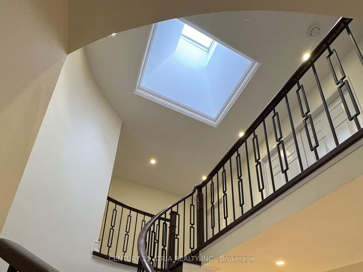 Property Photo:  15 Timpson Drive  ON L4G 5K6 