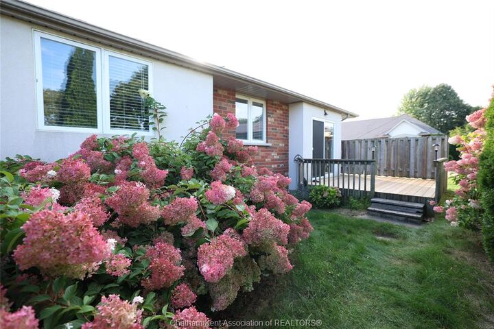 Photo de la propriété: 15 Oakgrove Lane ON N7L 5R9