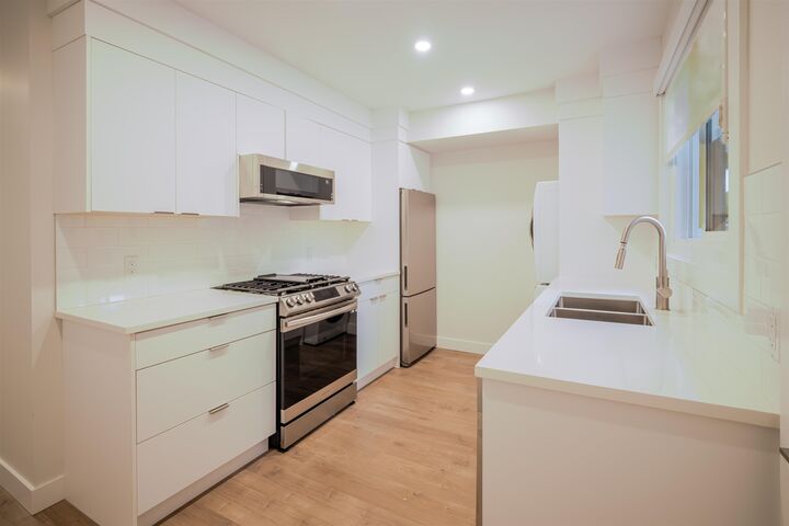 Property Photo:  12317 Beecher Street 3  BC V4A 3A7 