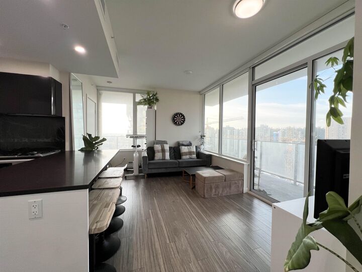 Property Photo: 6383 McKay Avenue 1006 BC V5H 0H8