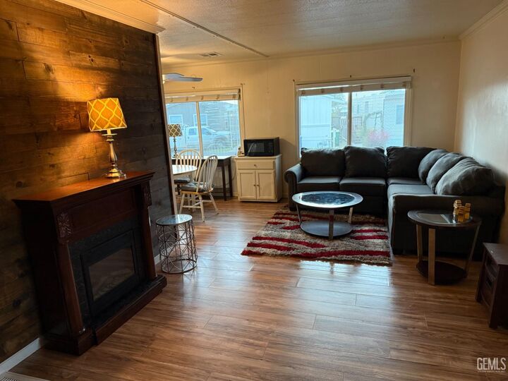 Property Photo:  370 Petrol Road  CA 93308 