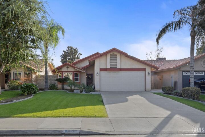 Property Photo:  9909 Cimarron Trails Drive  CA 93311 