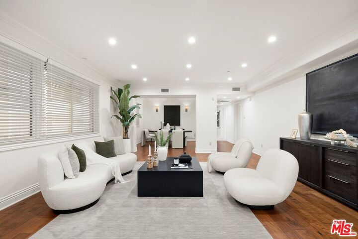 Property Photo: 11749 Goshen Ave CA 90049