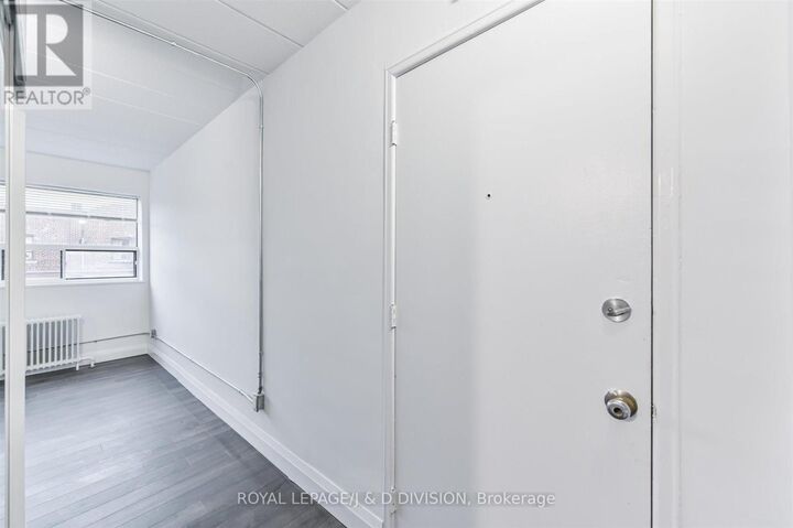 Property Photo:  325 Sammon Avenue 201  ON M4J 2A1 