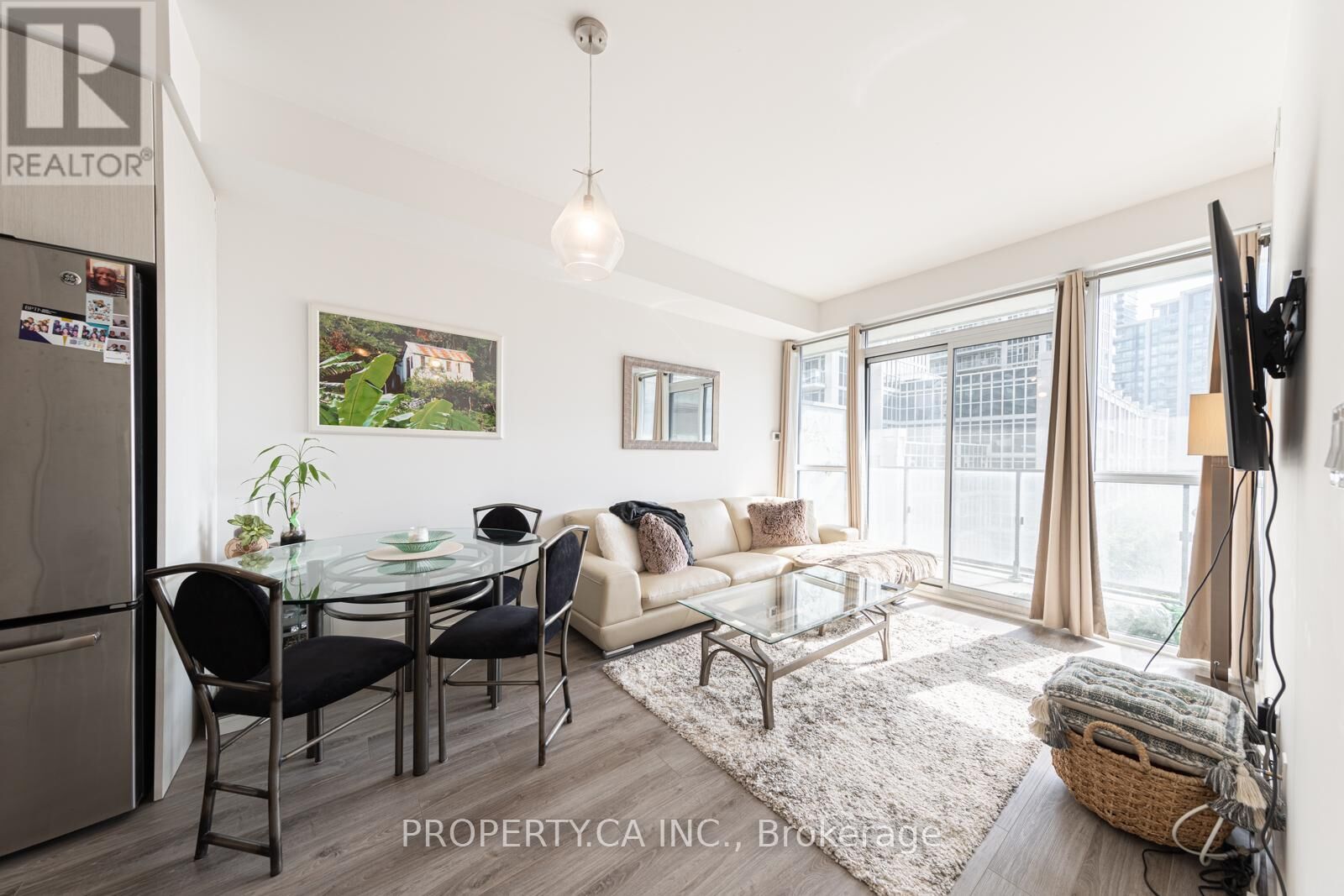 Property Photo:  50 Bruyeres Mews 530  ON M5V 0H8 