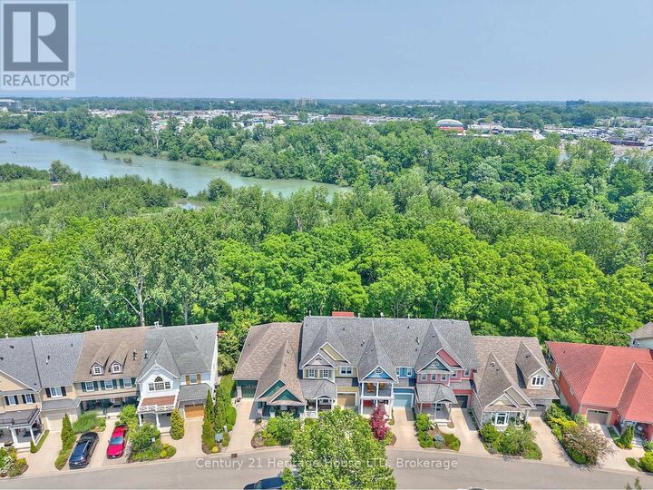 Photo de la propriété: 14 Tulip Tree Common ON L2S 4C8