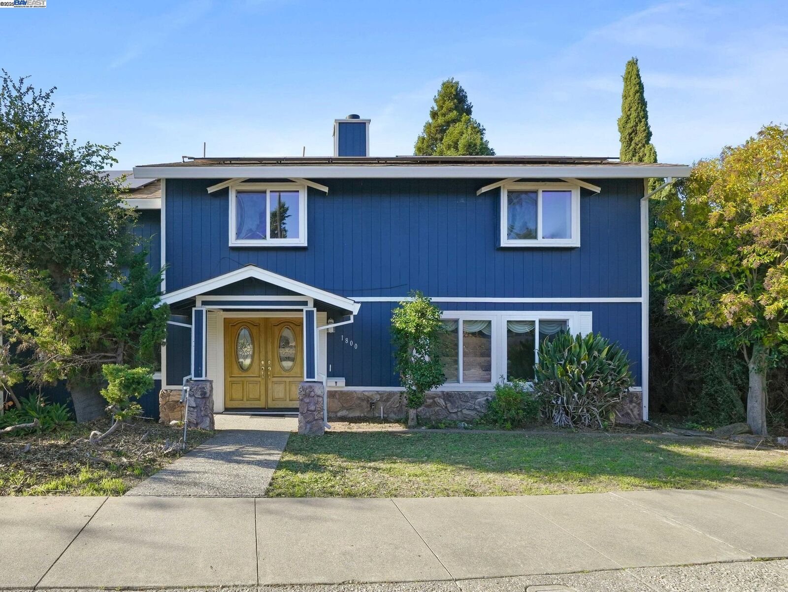 Property Photo:  1800 Weir Dr  CA 94541 