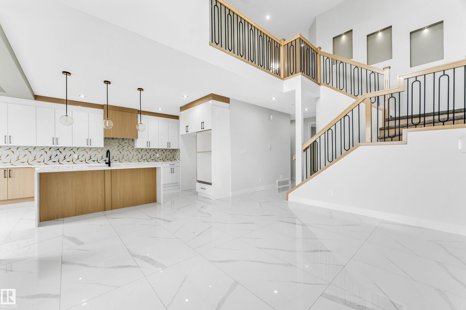 Property Photo:  4306 36 Street  AB T4X 3G6 