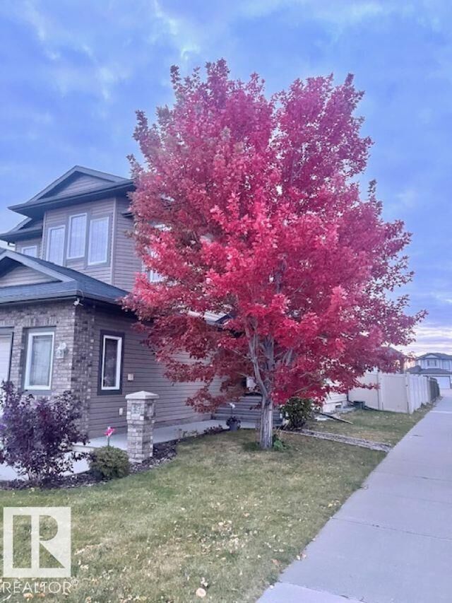 Property Photo:  25 Woodbridge Link  AB T8L 0C9 