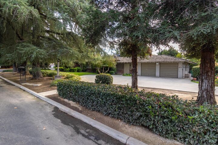Property Photo:  5082 E Clay Avenue  CA 93727 