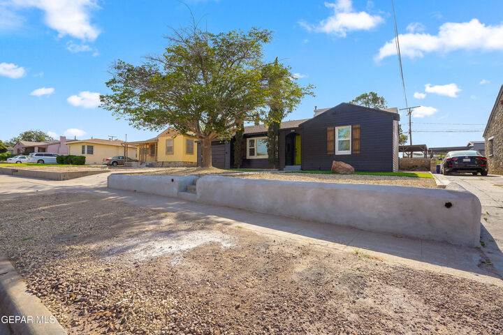 Property Photo: 614 Loretto Road TX 79903