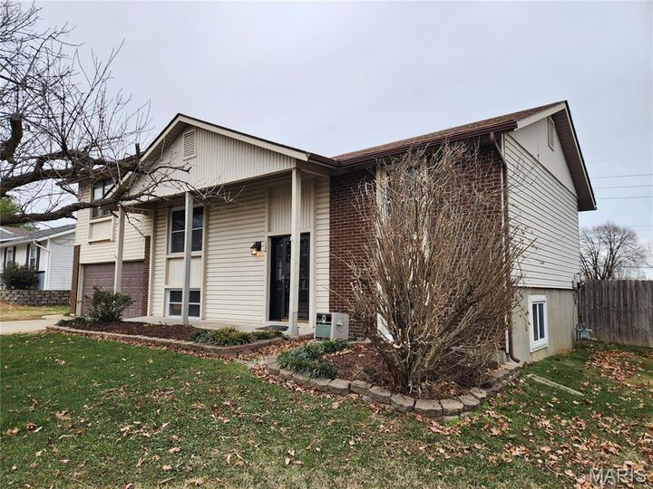 Property Photo:  136 Universal Drive  MO 63376 