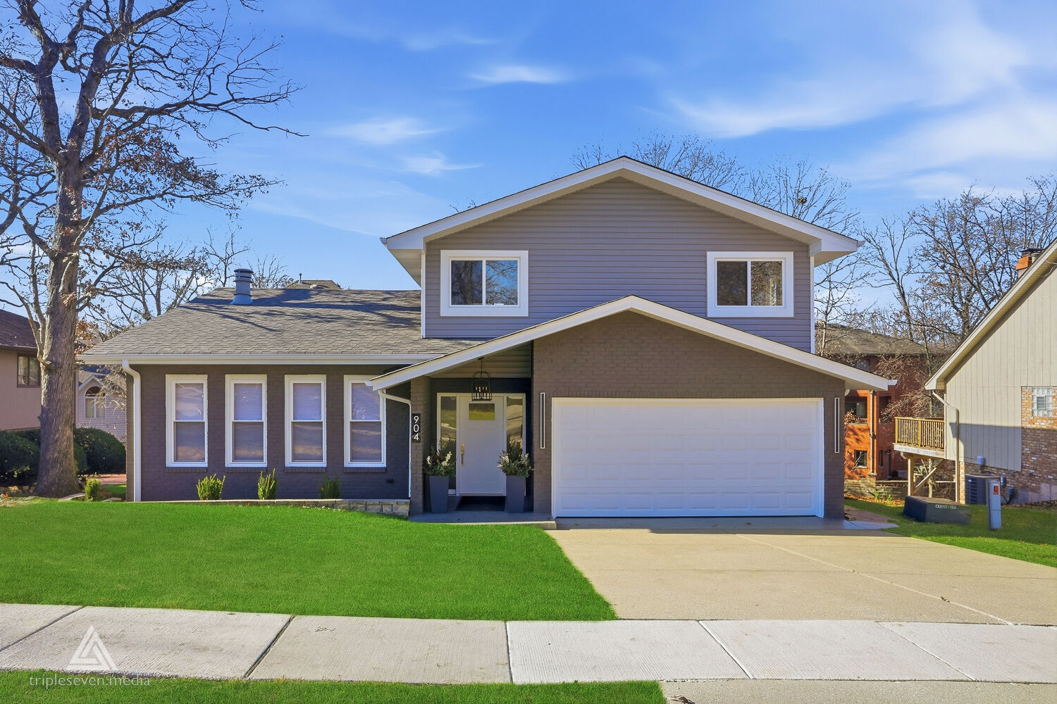 Property Photo: 904 Hillview Drive IL 60439