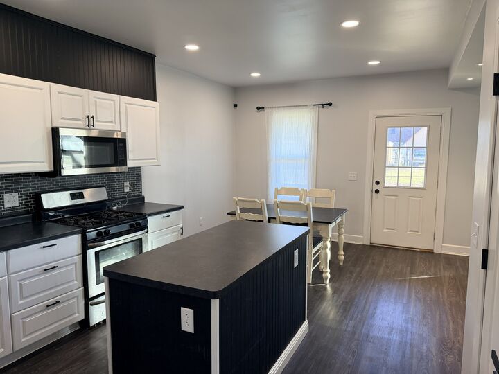 Property Photo: 116 S Central Avenue IL 61329