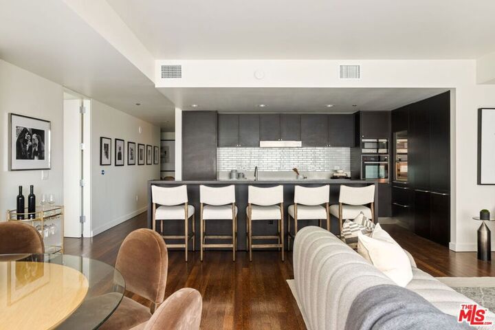 Property Photo:  6250 Hollywood Boulevard 5N  CA 90028 