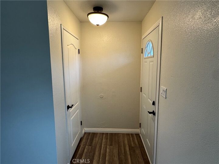 Property Photo:  1600 W Robin Drive  CA 93291 
