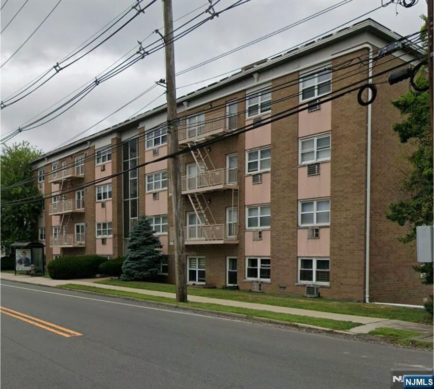 Property Photo:  475 Grand Avenue 1C  NJ 07650 