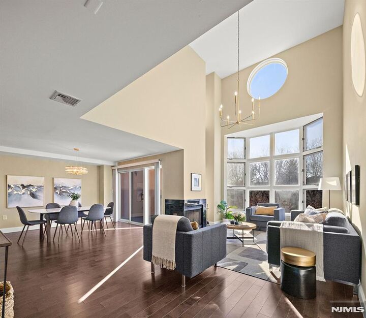 307 Chase Court  Edgewater NJ 07020 photo