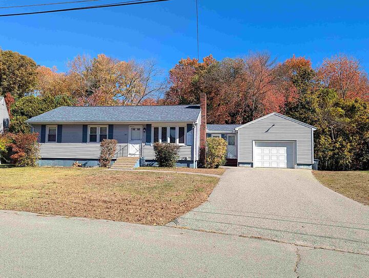 Property Photo:  55 Crestwood Circle  NH 03079 