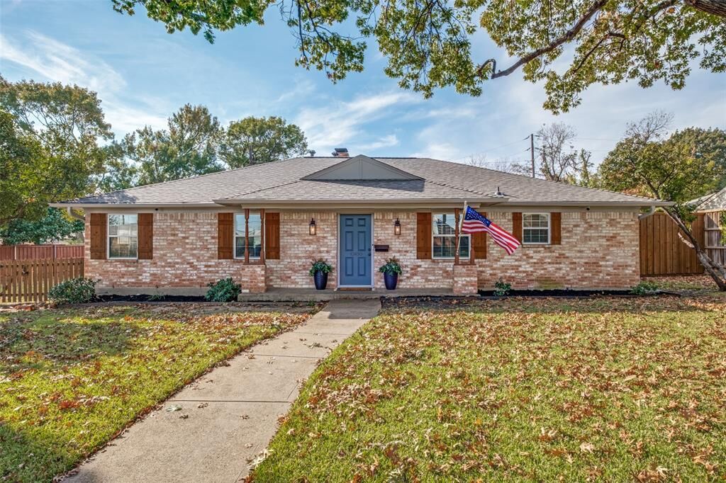 Property Photo: 10430 Vistadale Drive TX 75238