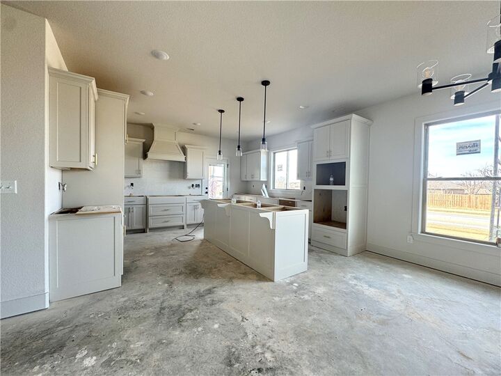 Property Photo:  3603 W Laney Street  AR 72758 