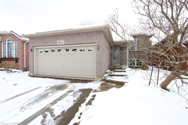 Photo de la propriété: 4 Dowden Avenue ON N3T 6N5