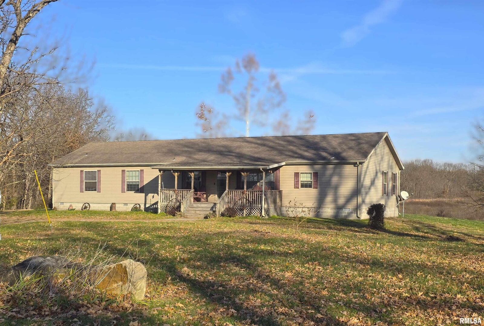 Property Photo: 13960 Meridian Road IL 62918