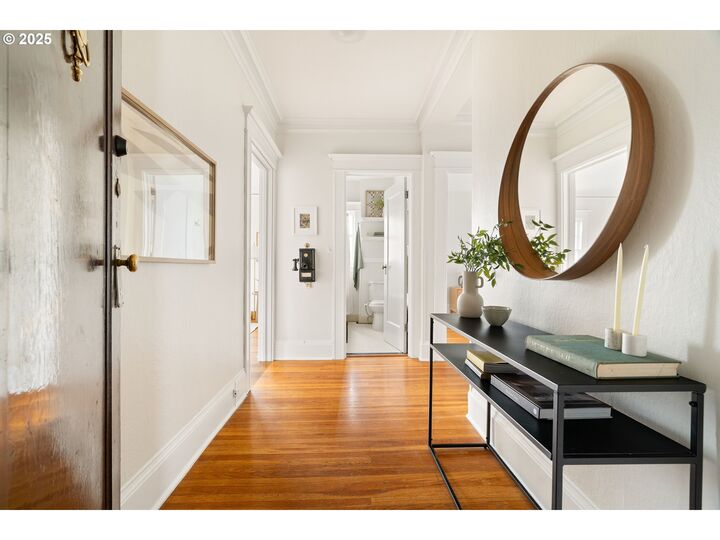 Property Photo: 2083 NW Johnson St 52 OR 97209