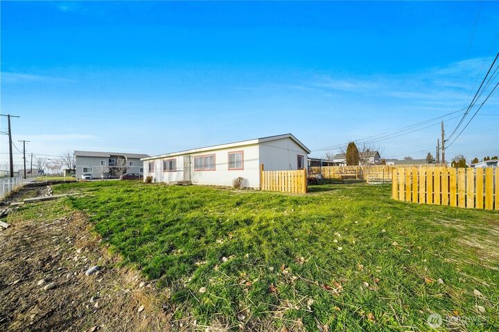 705 S D Street  Moses Lake WA 98837 photo