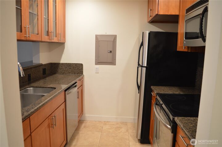 Property Photo:  6401  Lake Washington Boulevard NE 303  WA 98033 