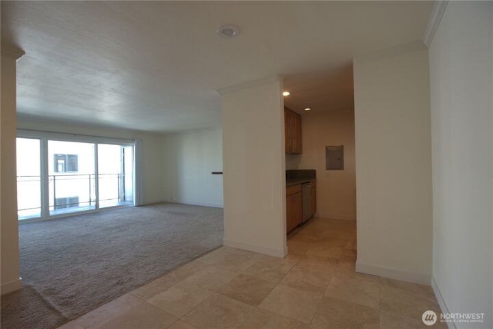Property Photo:  6401  Lake Washington Boulevard NE 303  WA 98033 