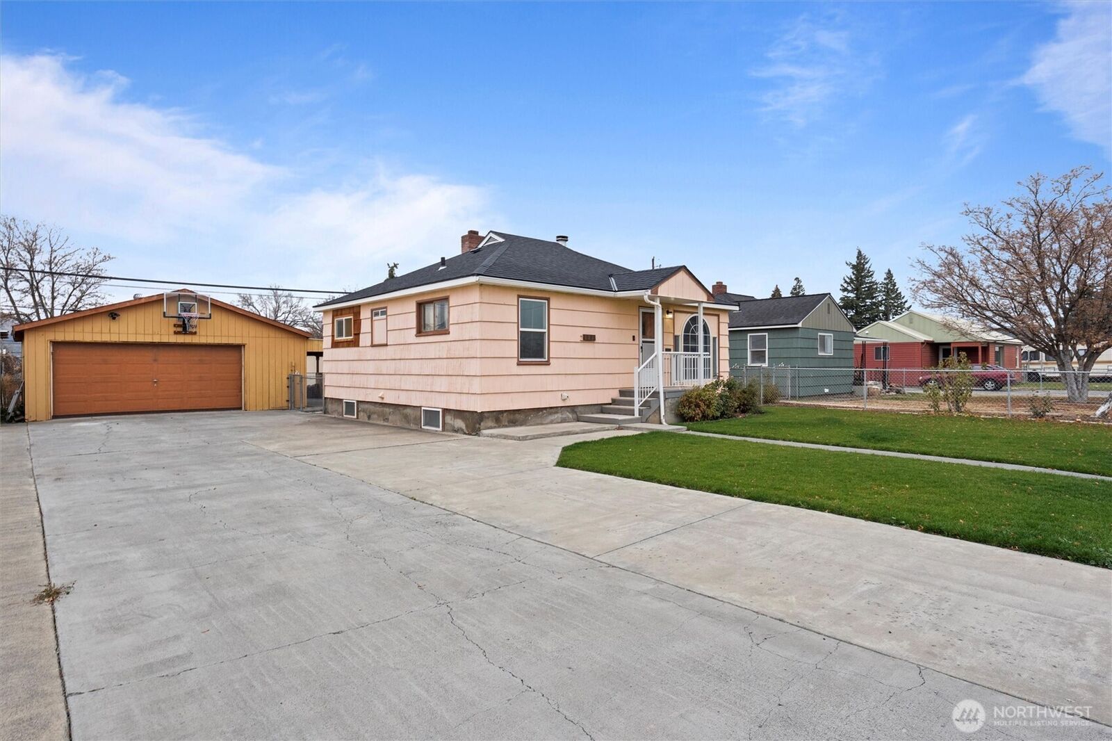 Property Photo: 123 F Street NE WA 98823