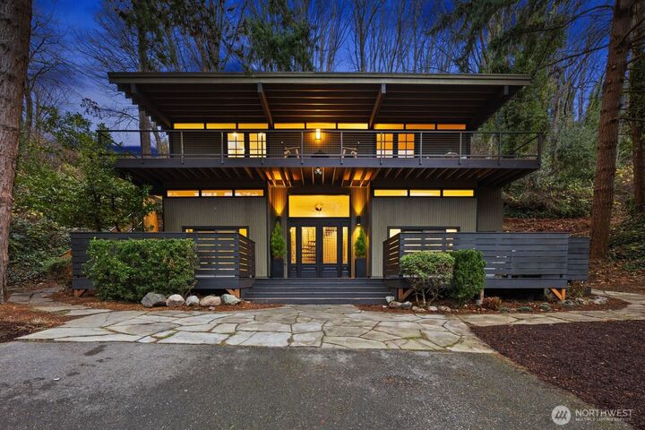 Property Photo: 1644 32nd Avenue W WA 98199