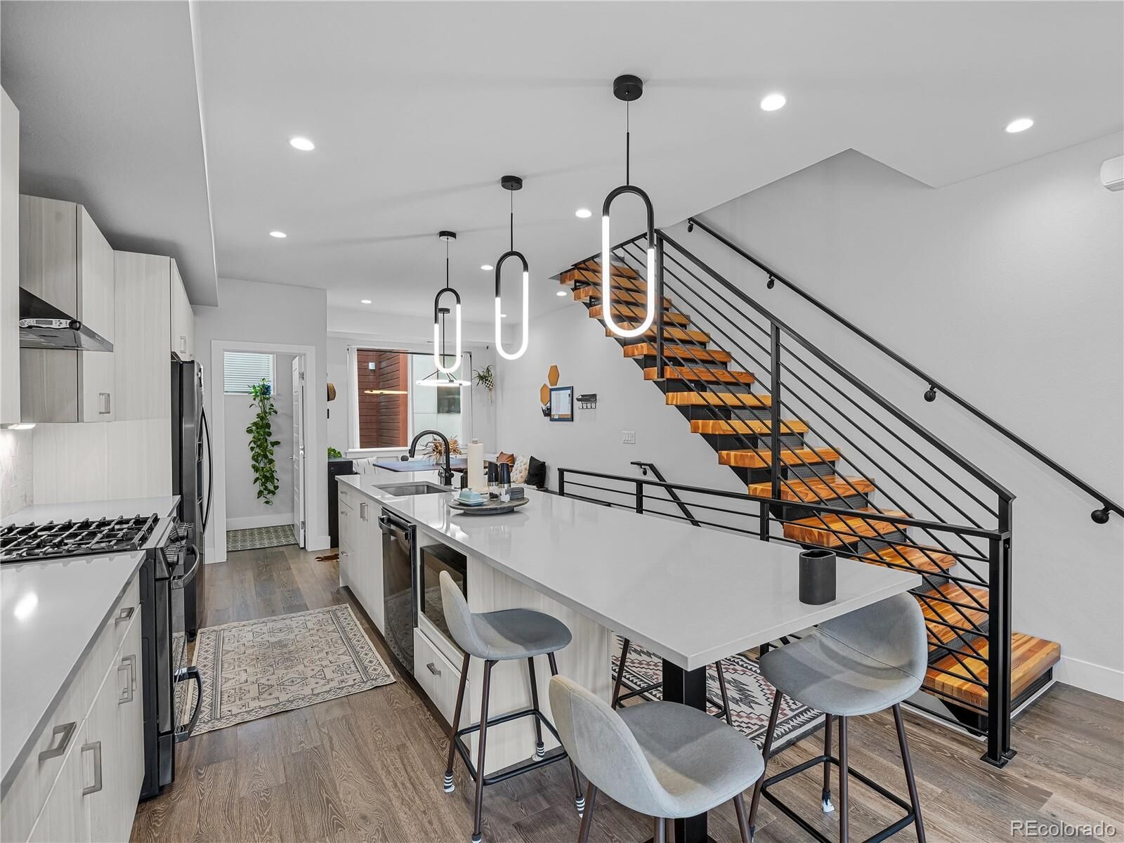 Property Photo: 2350 Tremont Place 6 CO 80205