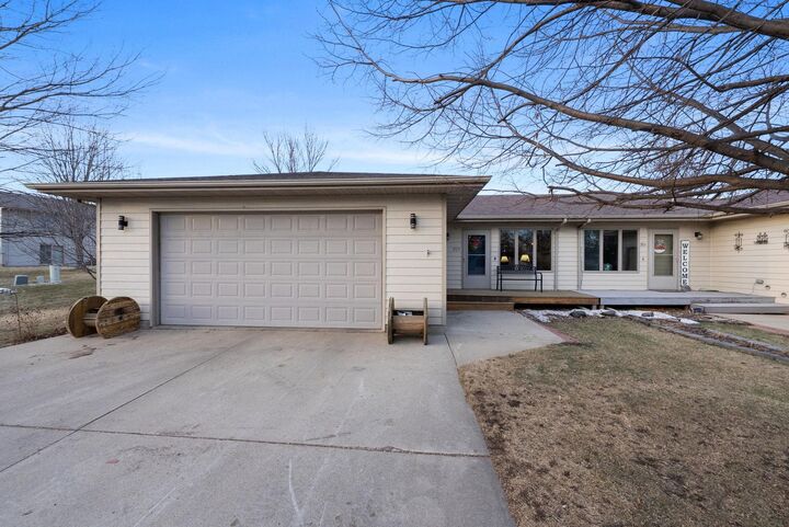 Property Photo: 203 S West Ave Avenue SD 57020