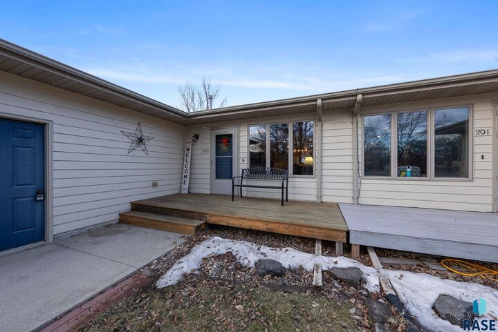 Property Photo:  203 S West Ave Avenue  SD 57020 