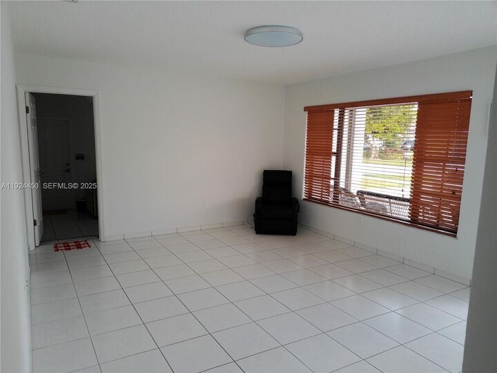 Property Photo: 10812 SW 33rd St FL 33165