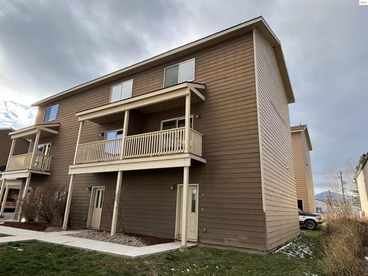 Property Photo: 1807 Culvers Drive Unit #9 ID 83864-6030