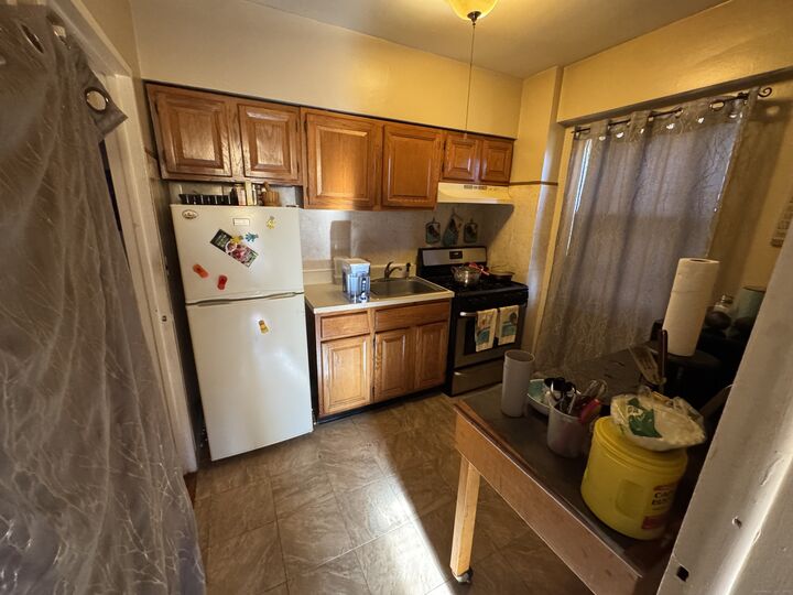 Property Photo: 232 Farmington Avenue D8 CT 06105
