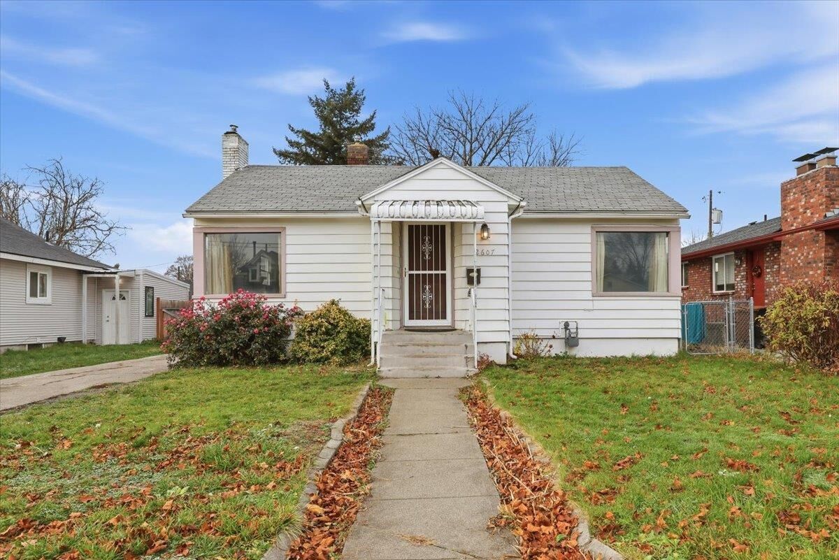 Property Photo: 2607 N Crestline St WA 99207