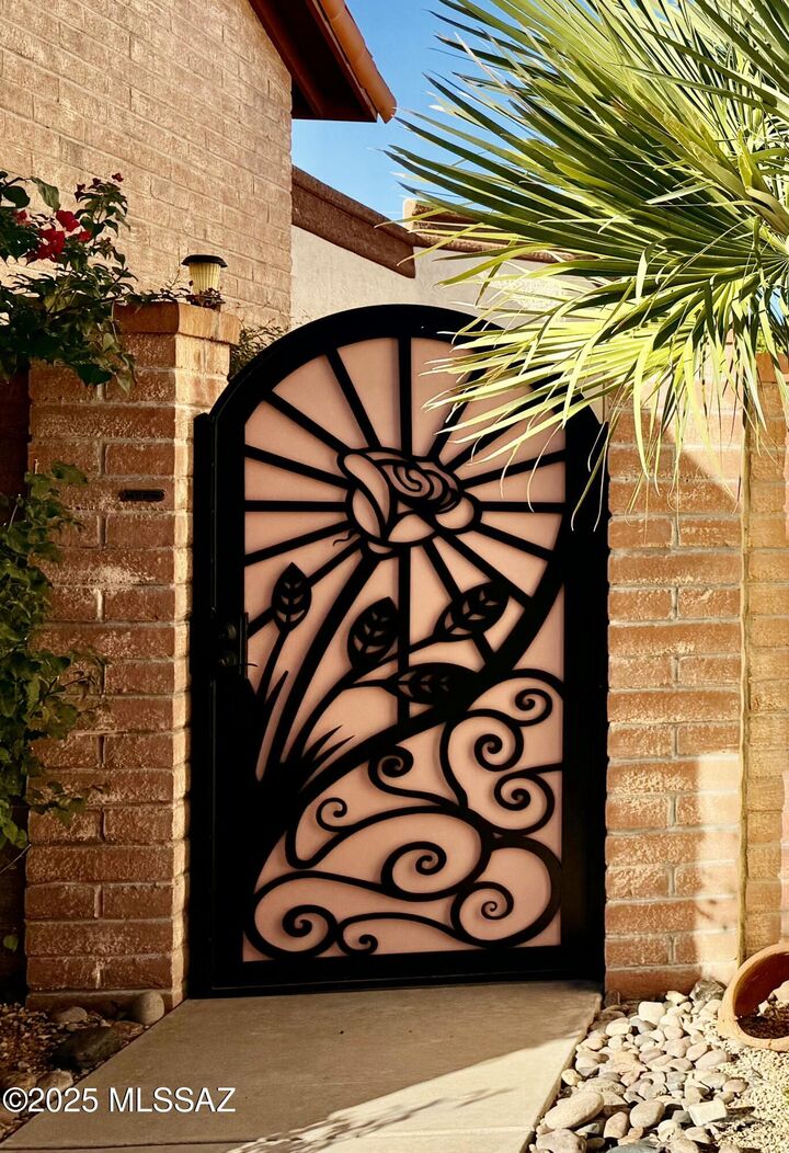 Property Photo:  1604 W Vuelta Salvatierra  AZ 85622 