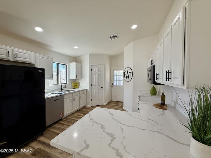 Property Photo: 2282 E Sunland Vista AZ 85713