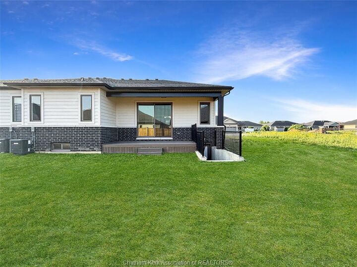 Property Photo:  25 Duskridge Road  ON N7L 0G7 