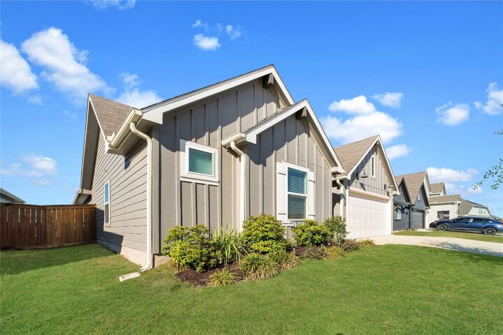 Property Photo:  120 Rosa Road  TX 78666 