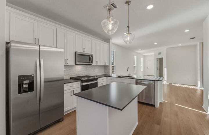 Property Photo:  472 Tailwind Drive  TX 78640 